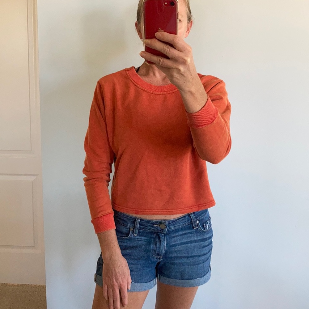 Cropped, Lace Back Pullover Top - Picture 4 of 10